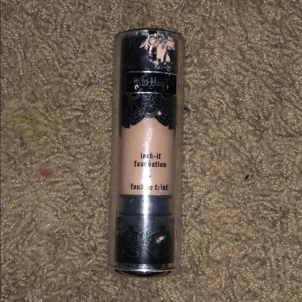Kay Von D Lock it Foundation